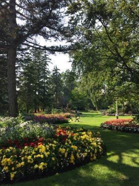 Edwards Garden, Toronto